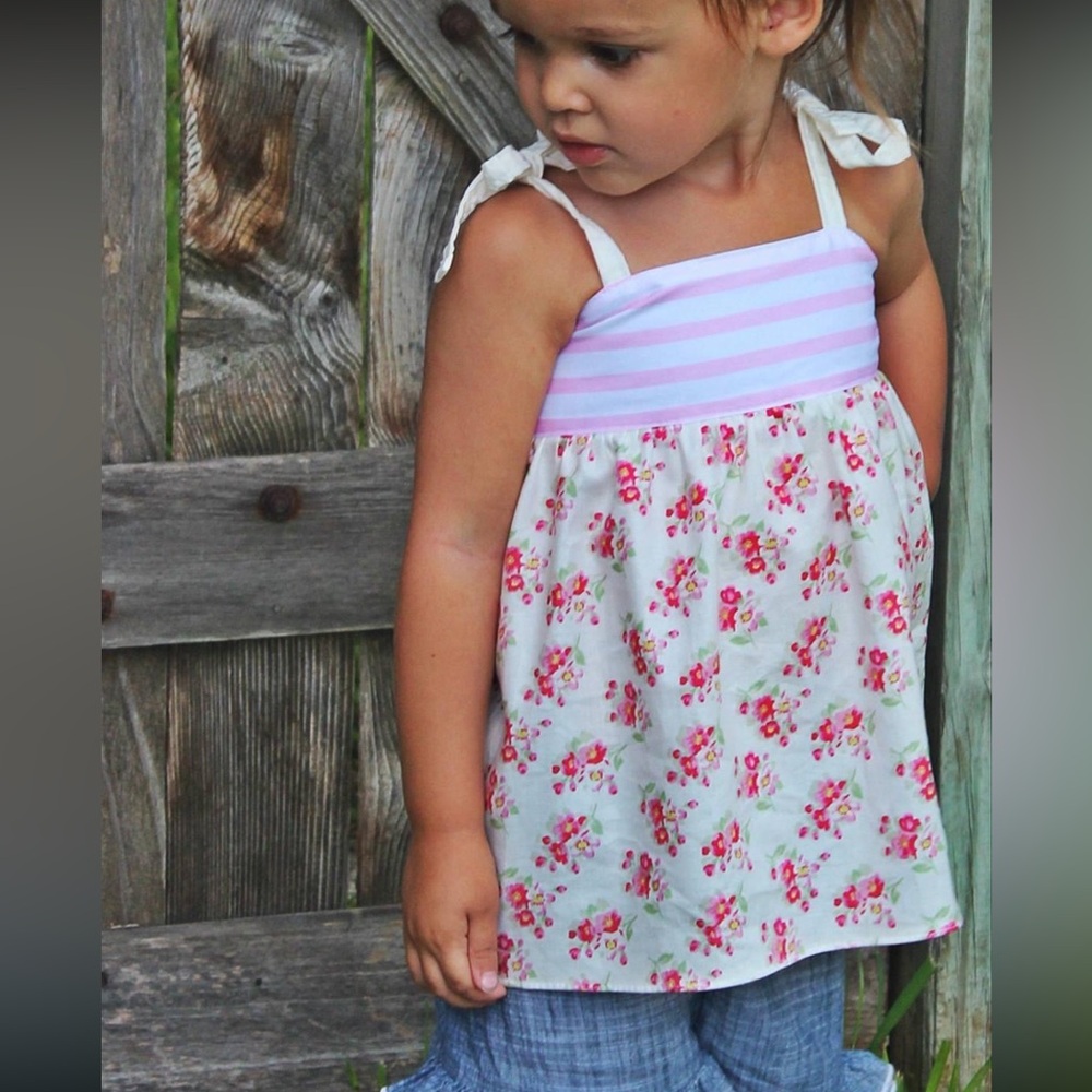 💕Cheeky Plum adorable floral top!